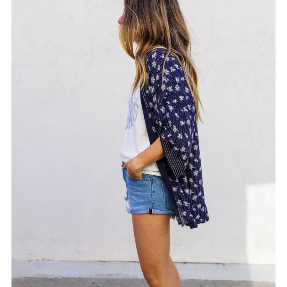 Beach Row Floral Print Kimono